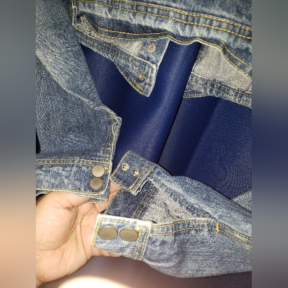 Cropped Denim Jean Jacket - Picture 5 of 5